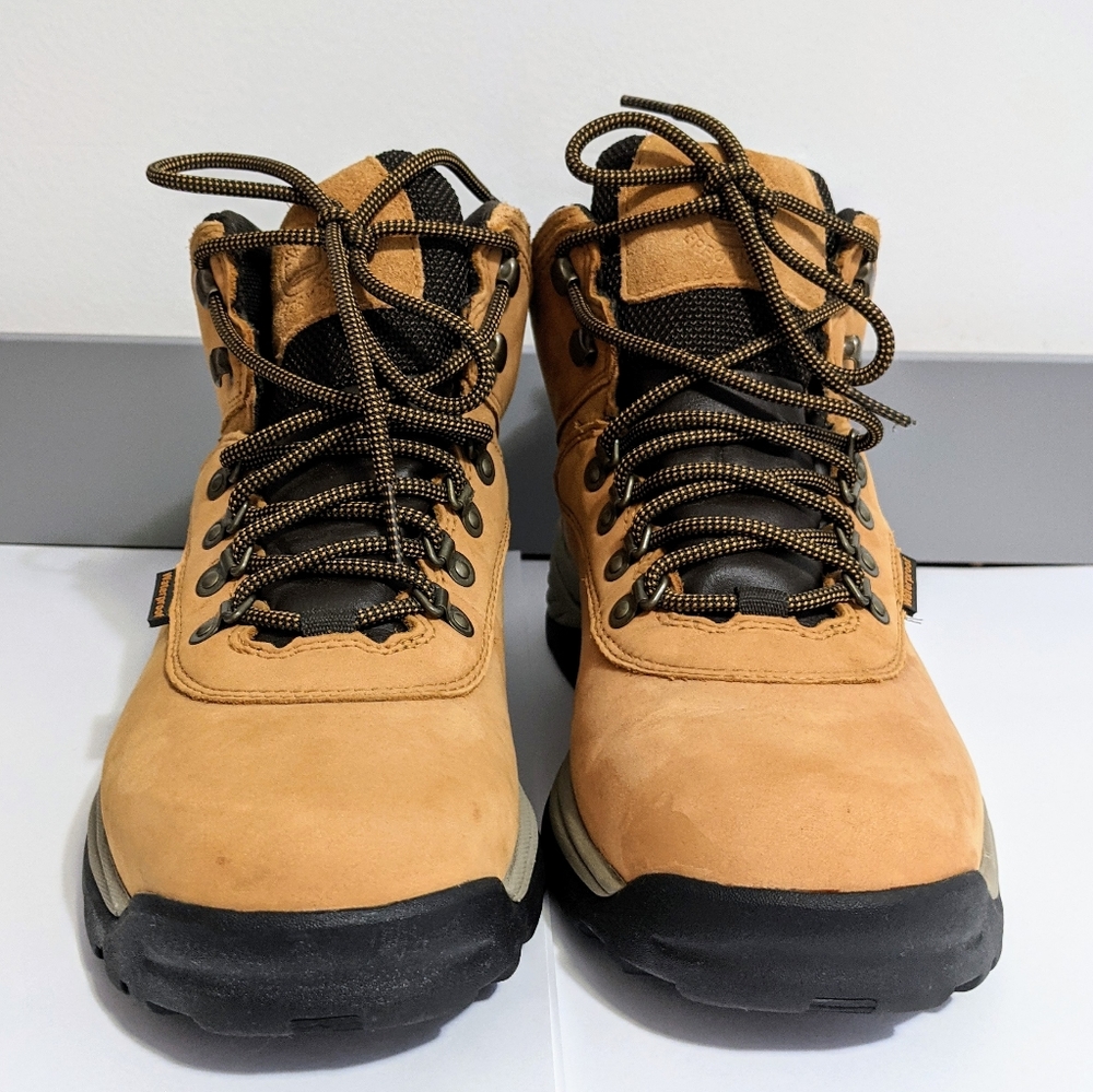 Timberland LIKE NEW Men's White Ledge Mid Waterproof Boots Size 10 Durable